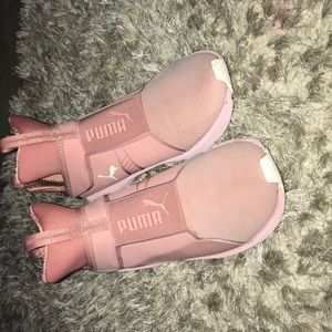 Puma women’s shoe size 10